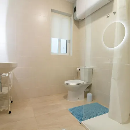 The Cozy Cove- Sea Steps Away Apartment Gzira