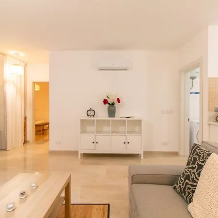 Apartment The Cozy Cove- Sea Steps Away