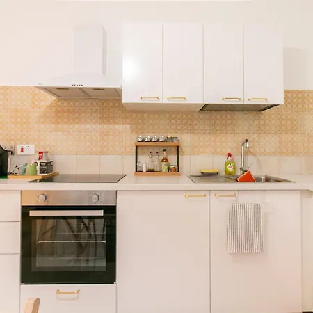 The Cozy Cove- Sea Steps Away Apartment Gzira