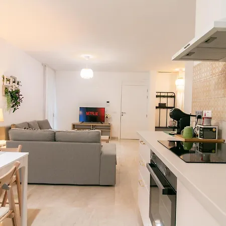 Apartment The Cozy Cove- Sea Steps Away *