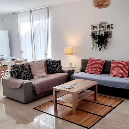 Apartment The Cozy Cove- Sea Steps Away
